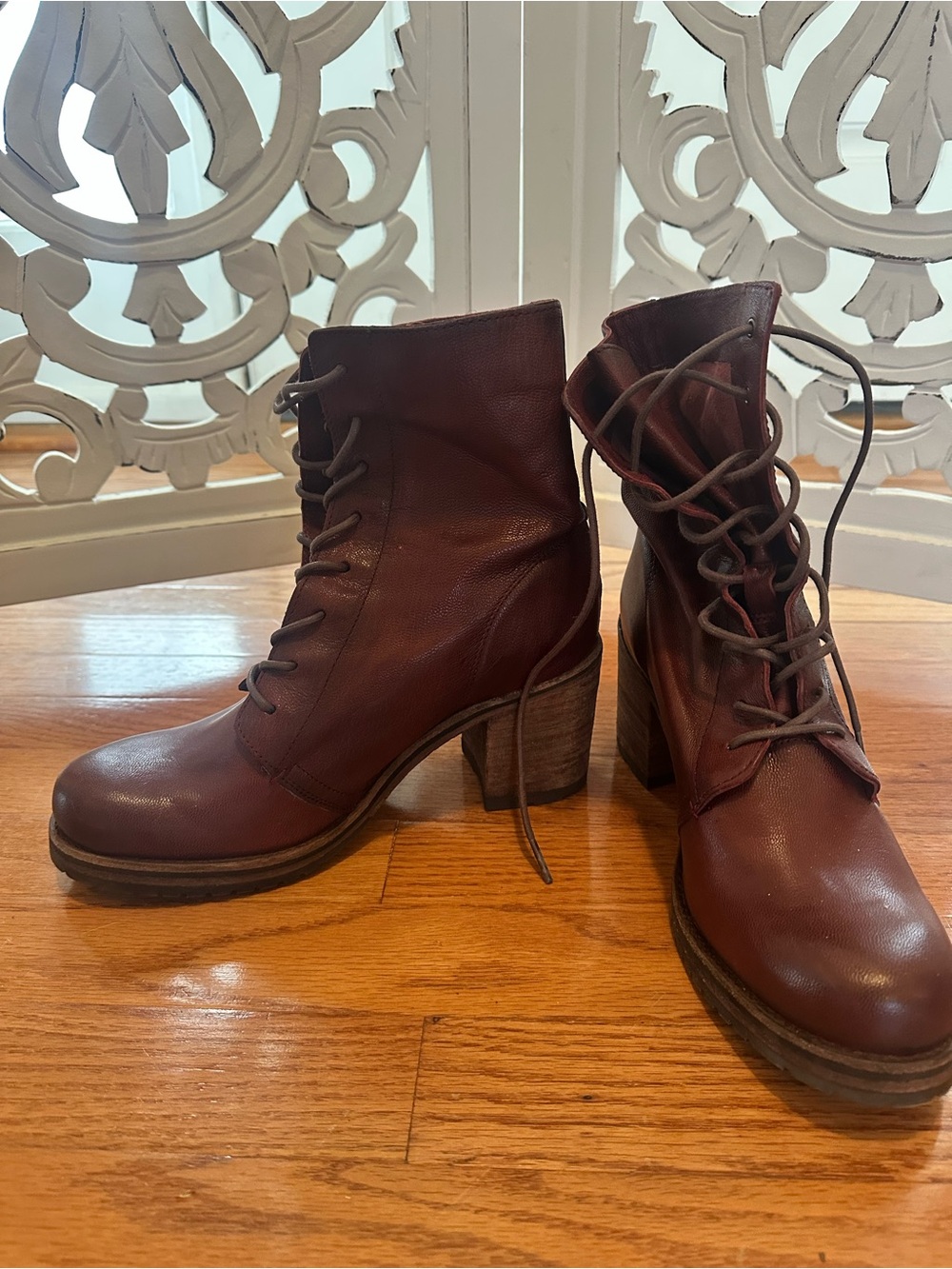 Frye Women's Burgundy Lace-Up Leather Ankle Boots